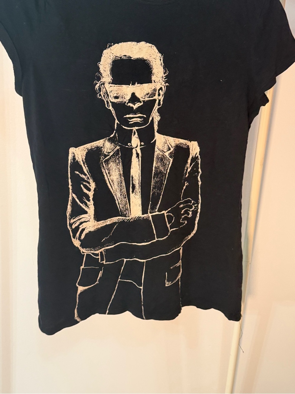 Macy's Black Short-Sleeve Tee with White Sketch Portrait Karl Lagerfeld
